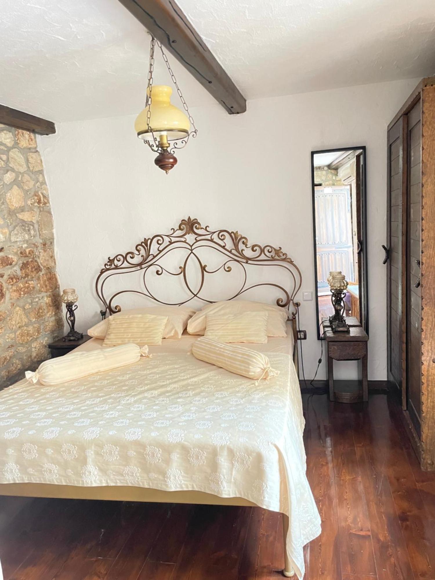 Apartamento Stone House Srida Baška Voda Exterior foto